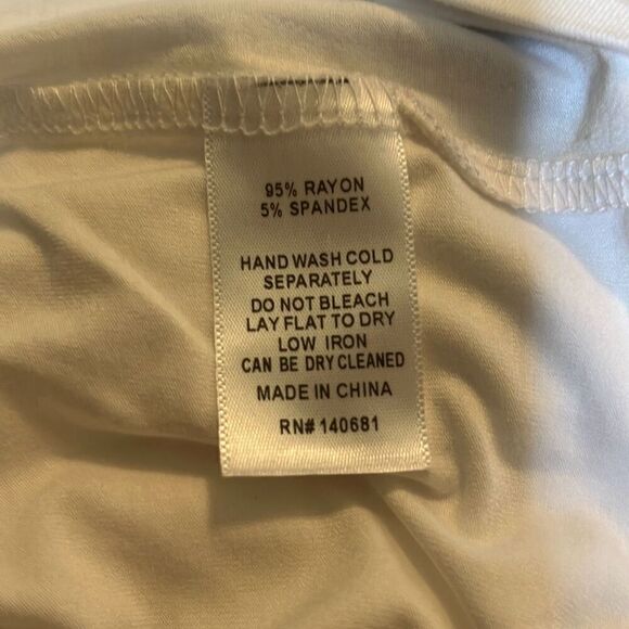 X Unique Vintage White Smurfette Boxy Cropped Soft Short Sleeve T-shirt 2X/18 - Picture 5 of 7